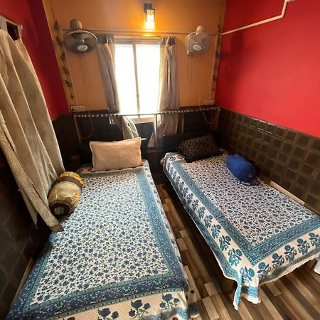 Calcutta Backpackers Homestay -Only For Backpackers & Travellers Екстер'єр фото